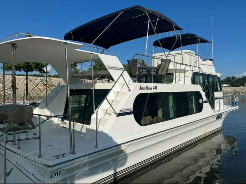2002 Harbor Master 440 Widebody