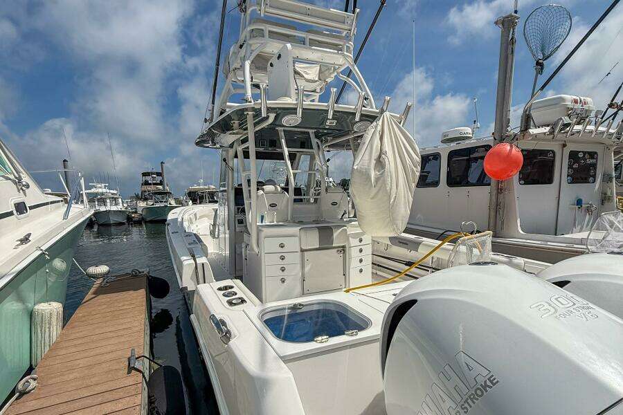 2017 Everglades 355 CC