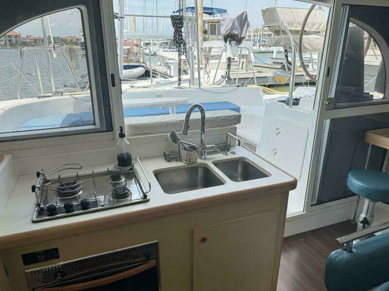 2010 Lagoon 380
