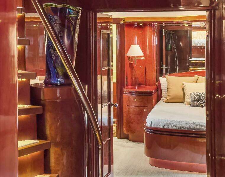 2005 Ocean Alexander 