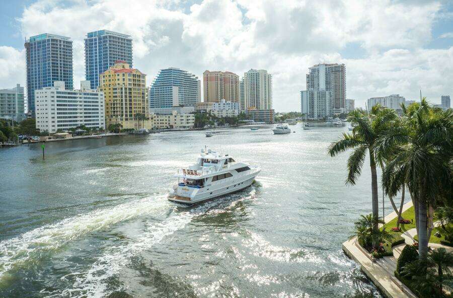 2005 Ocean Alexander 