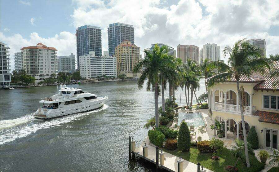 2005 Ocean Alexander 