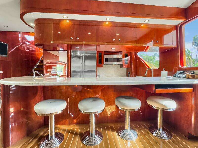 2005 Ocean Alexander 