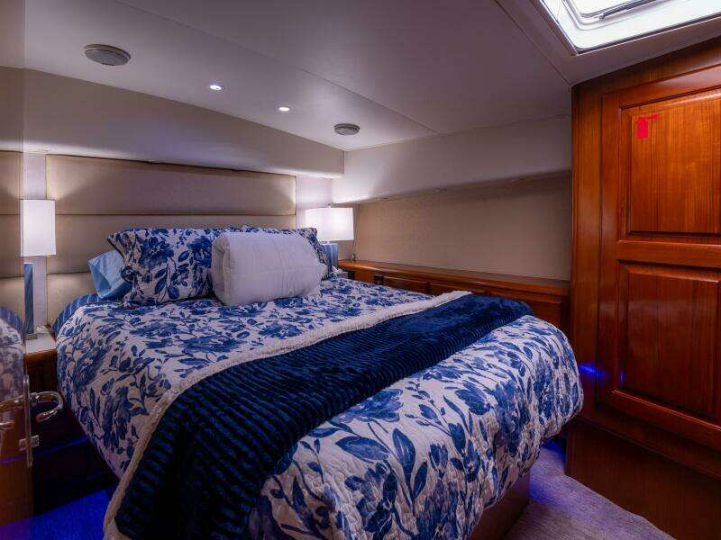 1998 Viking 58 Convertible