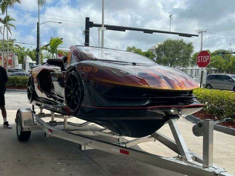 2024 Watersports Car L Series