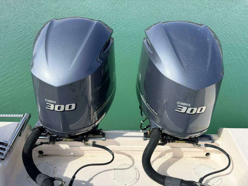 2013 Grady-White Canyon 306