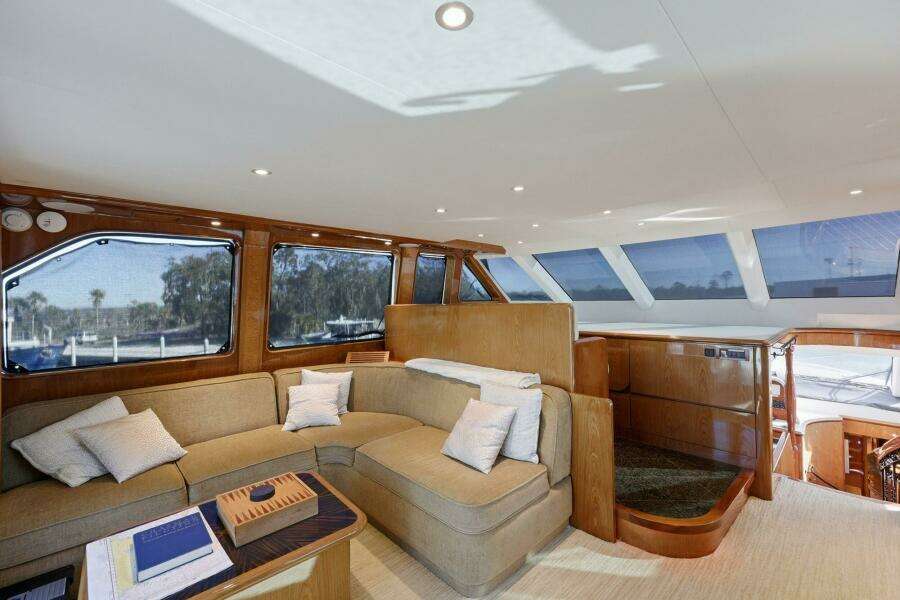 Cheoy Lee 95 FOOTLOOSE - Skybridge Helm Lounge