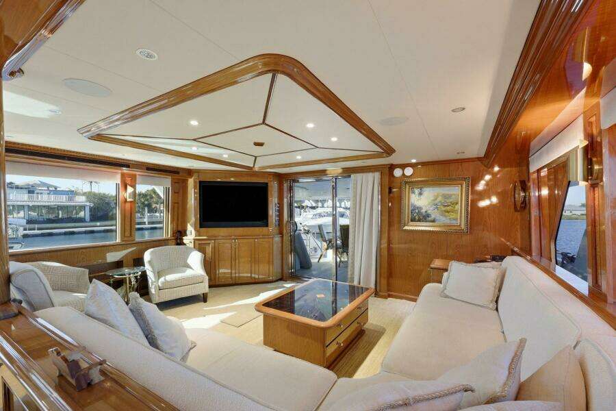 Cheoy Lee 95 FOOTLOOSE - Salon