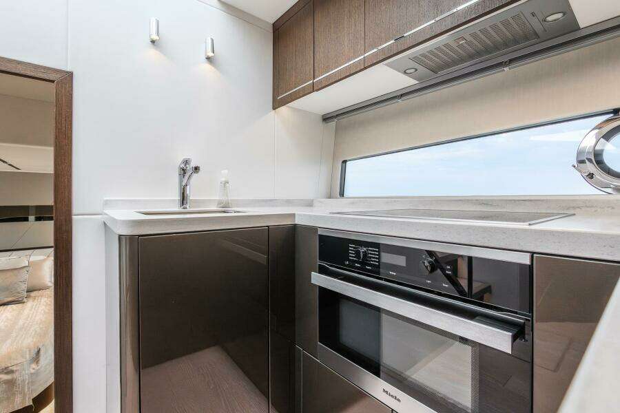 2021 Sunseeker Predator 60 EVO