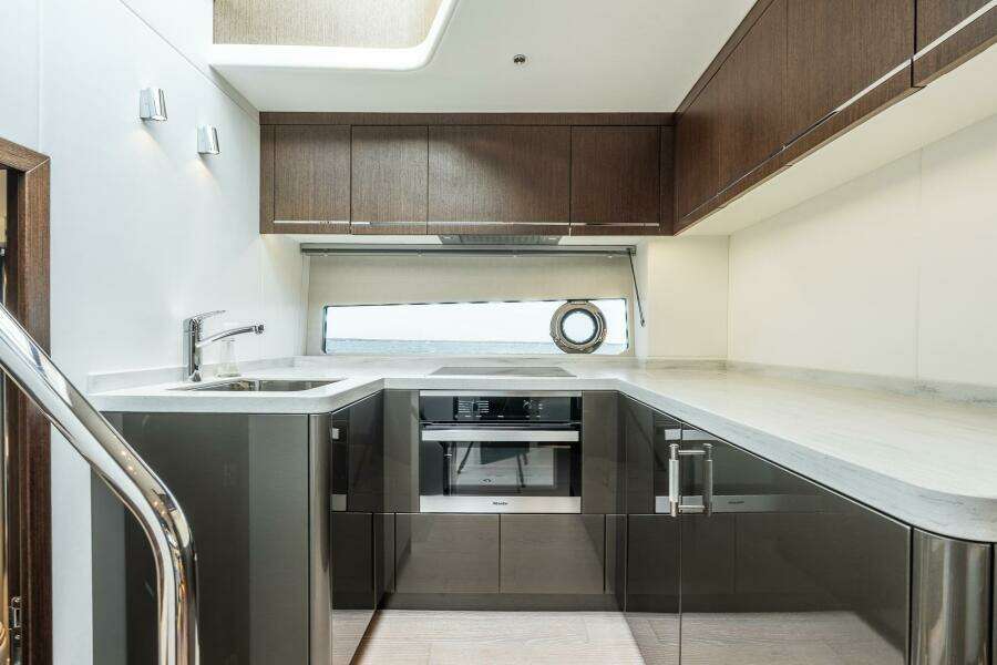 2021 Sunseeker Predator 60 EVO