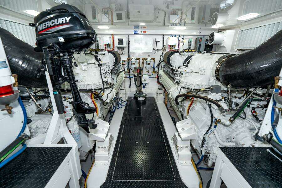 2025 Viking 90C "Zatara" 