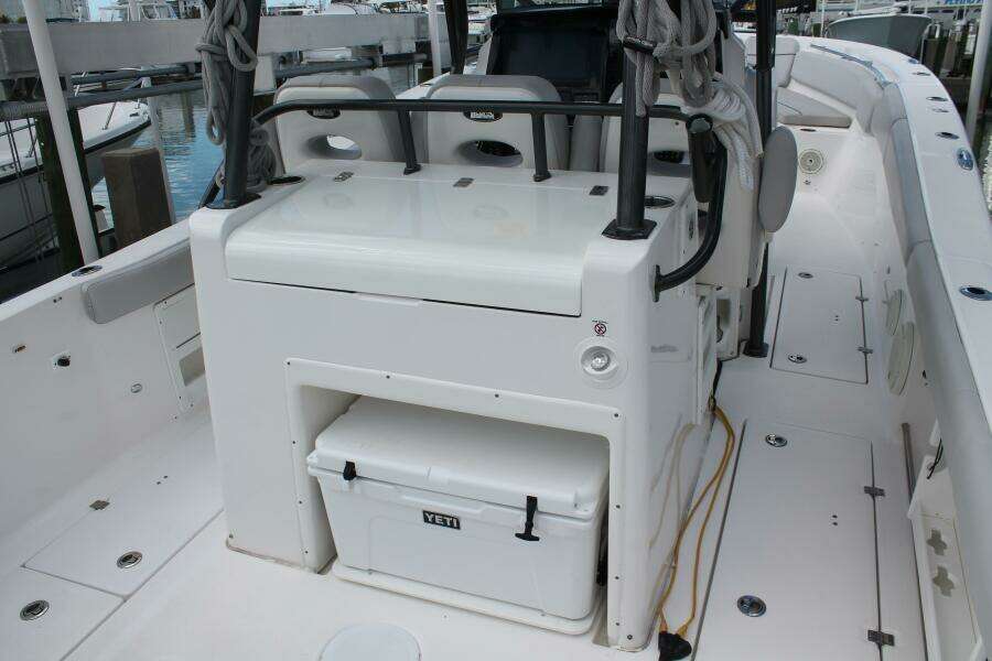 2018 Sea Fox 328 Commander