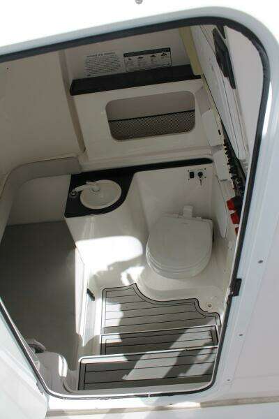 2018 Sea Fox 328 Commander