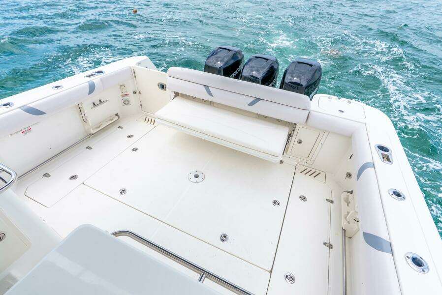 2012 Boston Whaler 345 Conquest - Stern