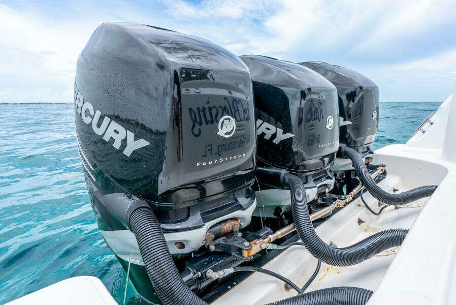 2012 Boston Whaler 345 Conquest - Outboard Engine 