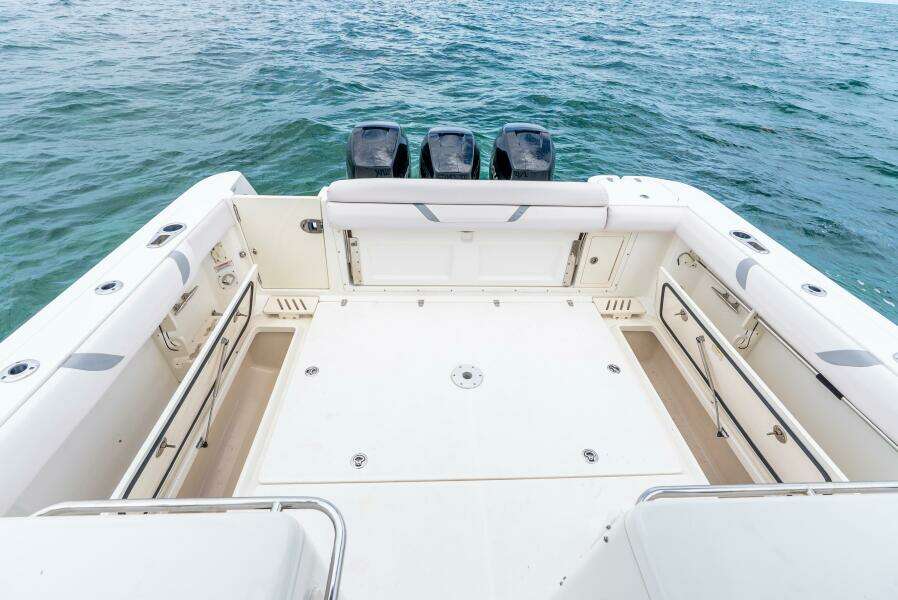 2012 Boston Whaler 345 Conquest - Stern