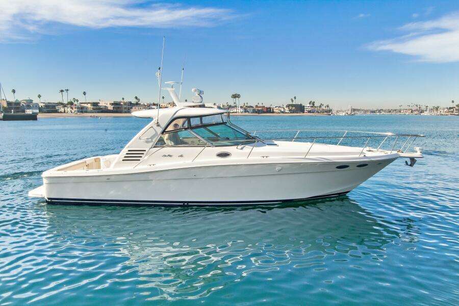 2000 Sea Ray 370 Express Cruiser