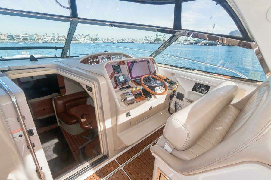 2000 Sea Ray 370 Express Cruiser