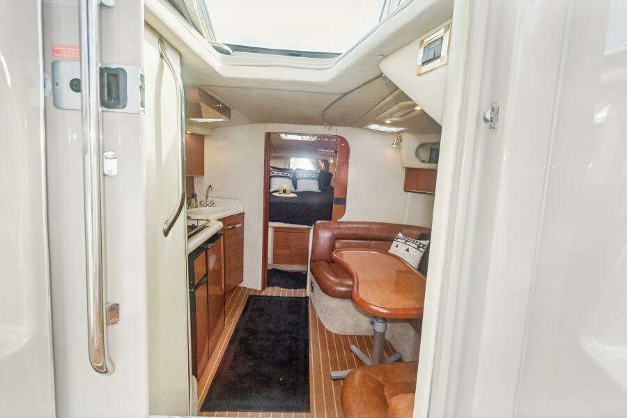 2000 Sea Ray 370 Express Cruiser