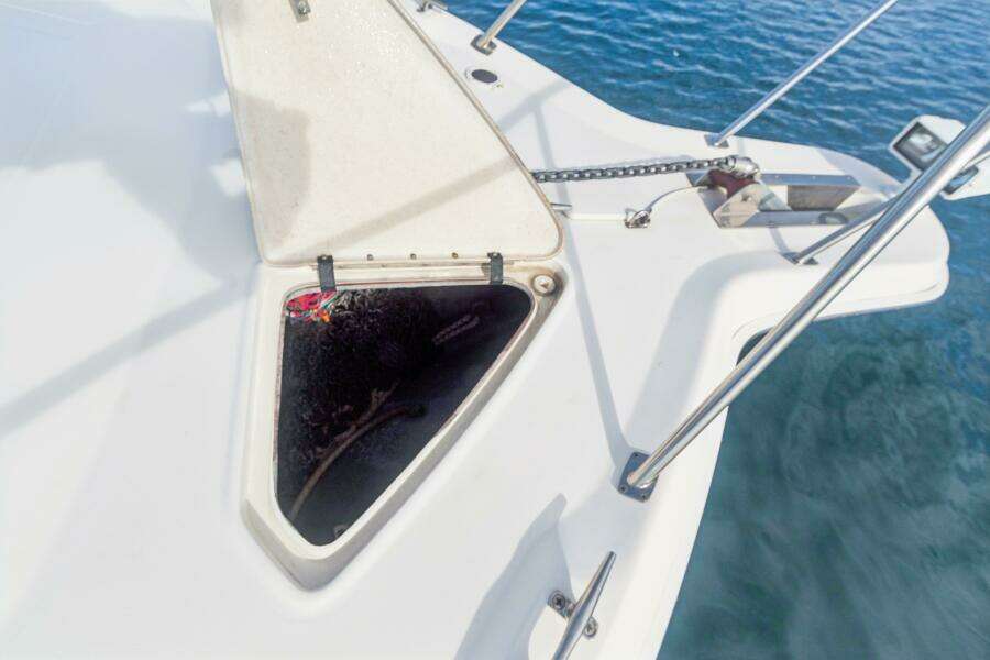 2000 Sea Ray 370 Express Cruiser