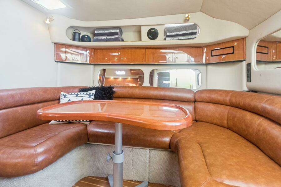 2000 Sea Ray 370 Express Cruiser