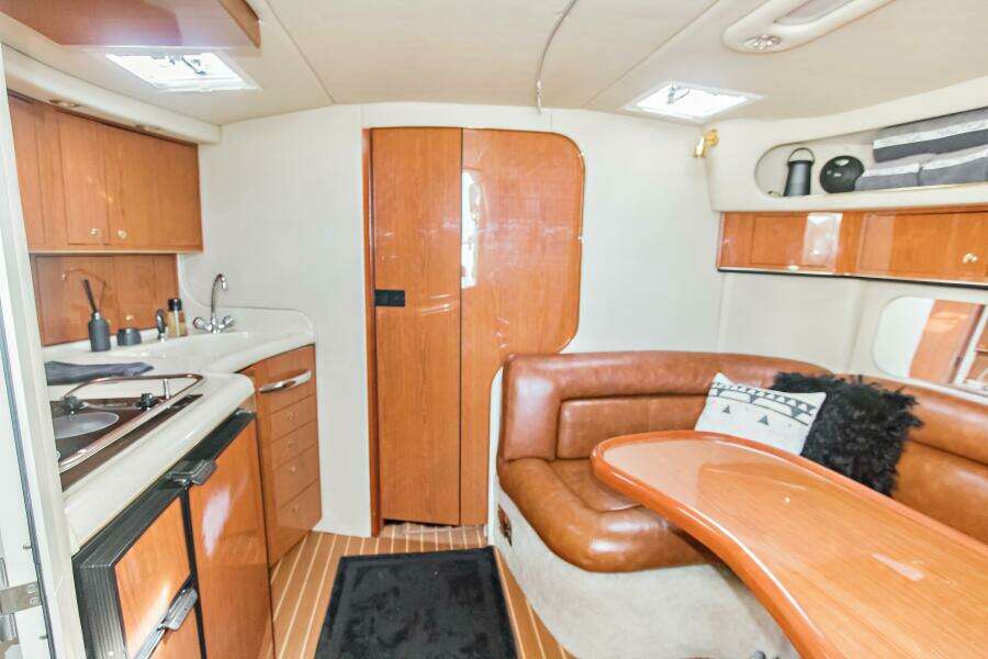 2000 Sea Ray 370 Express Cruiser