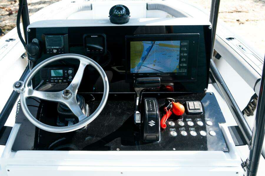 1980 Mako 214 Walkaround