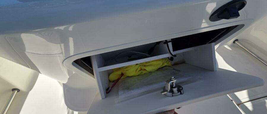 2006 Boston Whaler 270 Outrage