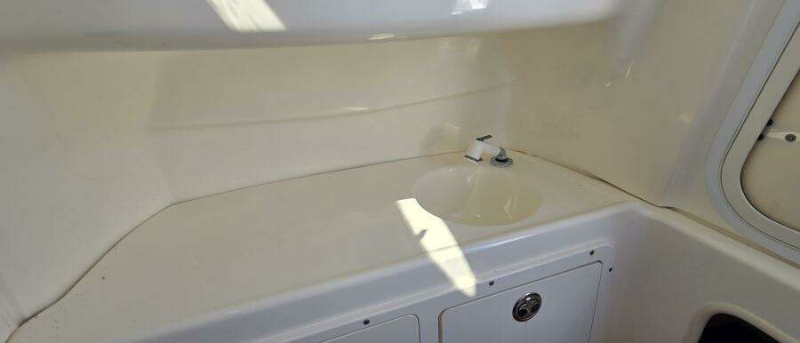 2006 Boston Whaler 270 Outrage