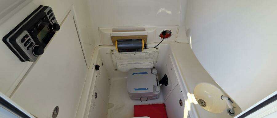 2006 Boston Whaler 270 Outrage