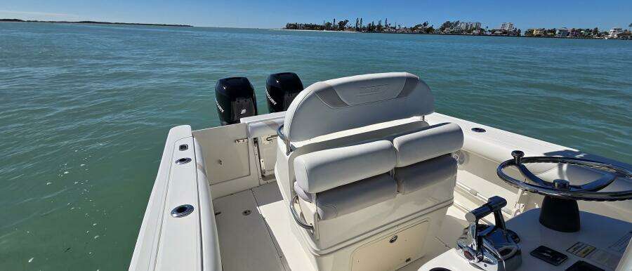 2006 Boston Whaler 270 Outrage