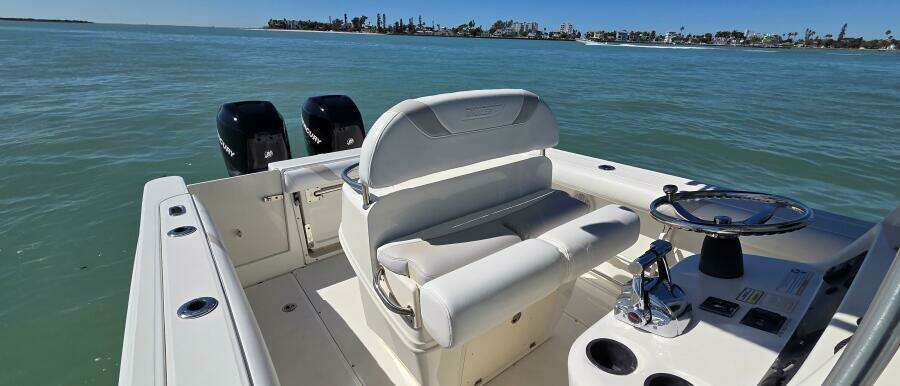 2006 Boston Whaler 270 Outrage