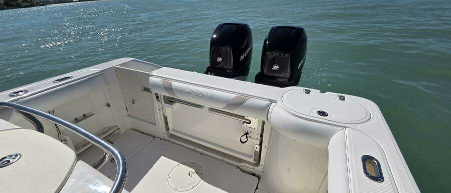 2006 Boston Whaler 270 Outrage