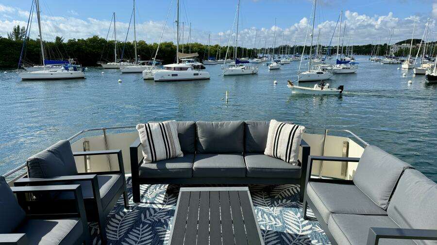 1987 Chris-Craft 500 Constellation