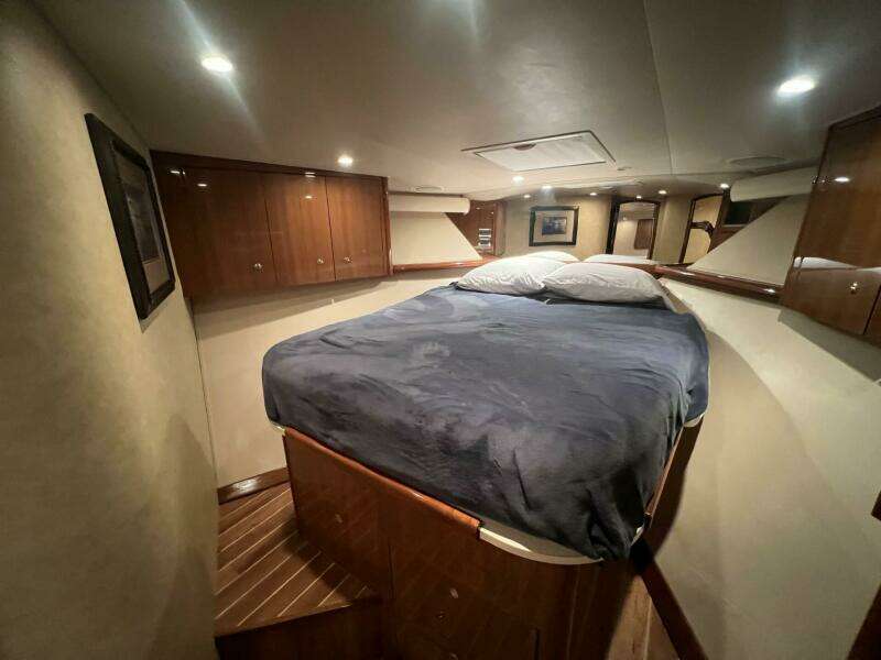 Viking 52 SILENT PARTNER - Master Stateroom