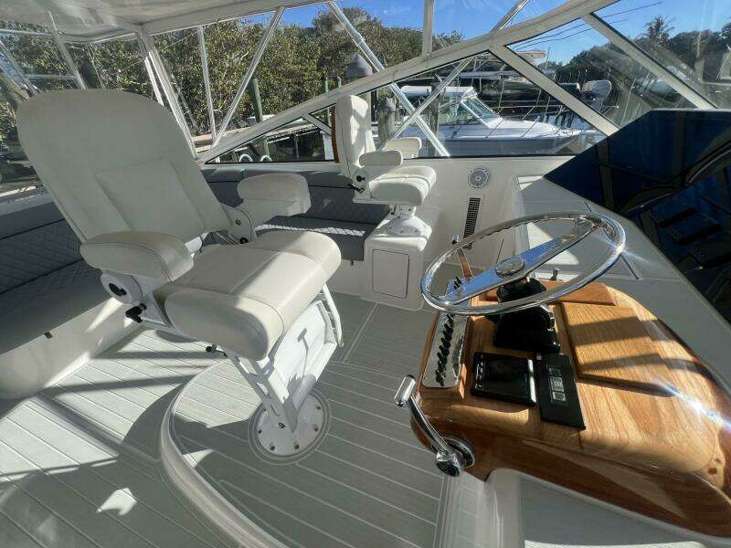 Viking 52 SILENT PARTNER - Helm