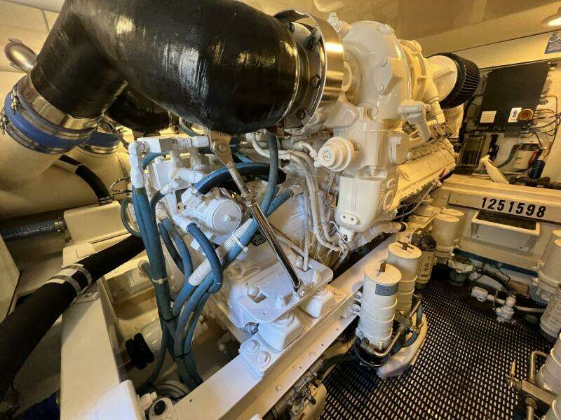 Viking 52 SILENT PARTNER - Engine Room
