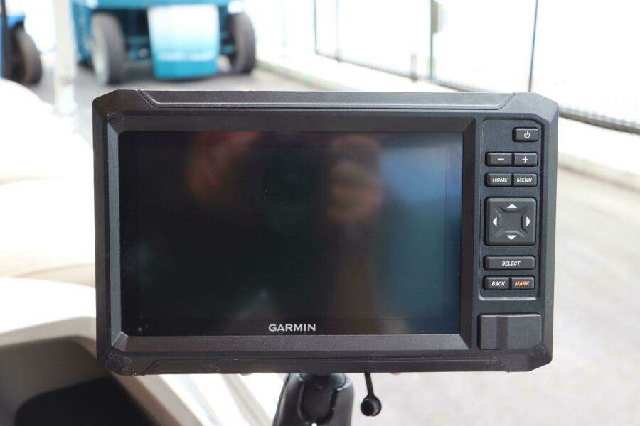 2024 Sun Tracker Party Barge 22 DLX