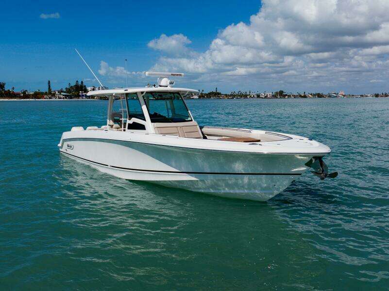 2019 Boston Whaler 380 Outrage