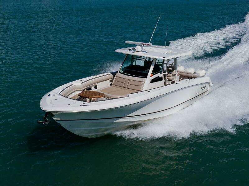 2019 Boston Whaler 380 Outrage