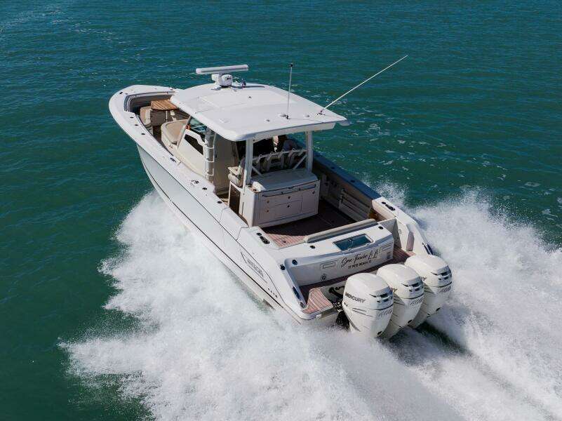 2019 Boston Whaler 380 Outrage
