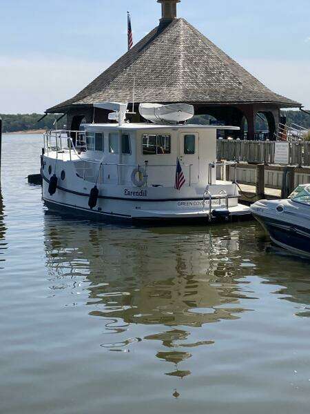 37' Great Harbour port aft profile2