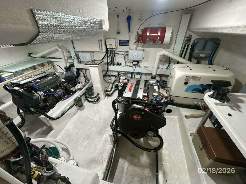 37' Great Harbour engine room