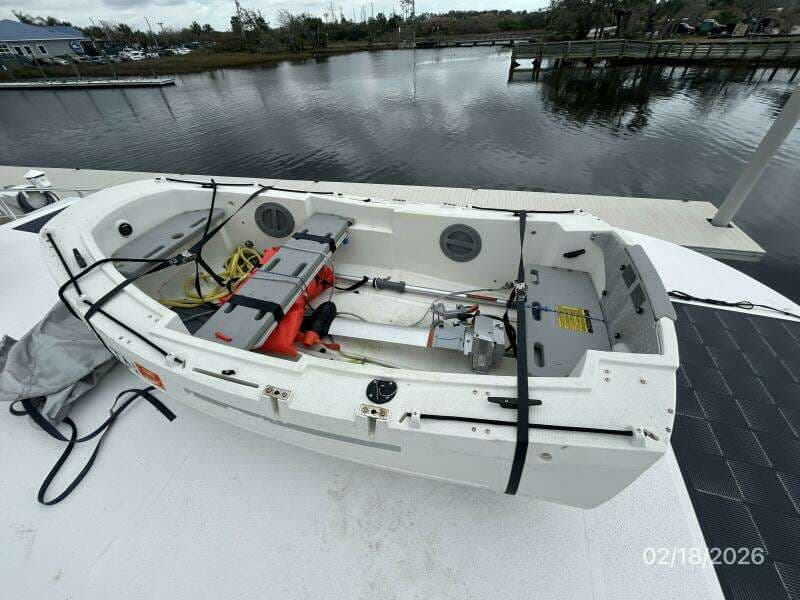 37' Great Harbour tender2