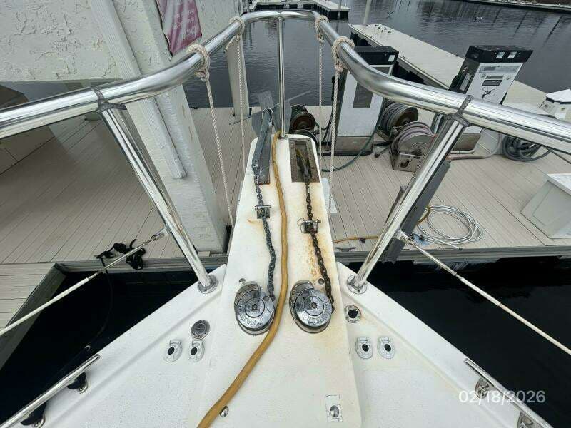 37' Great Harbour anchor windlass1