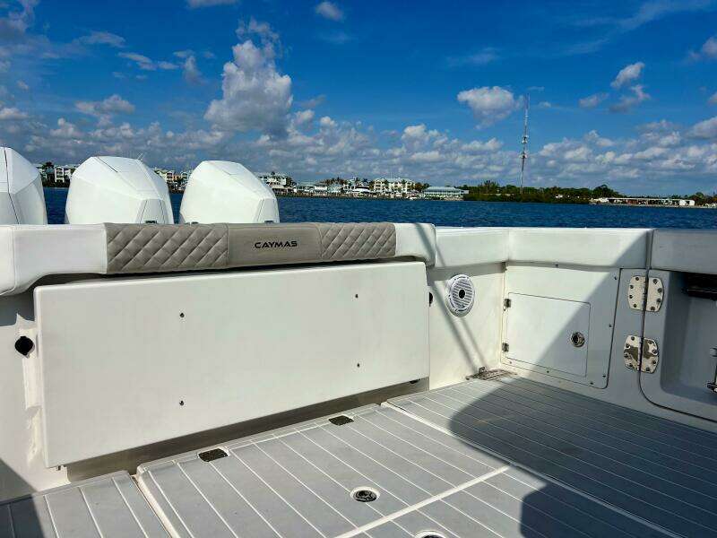 2021 Caymas 341CC