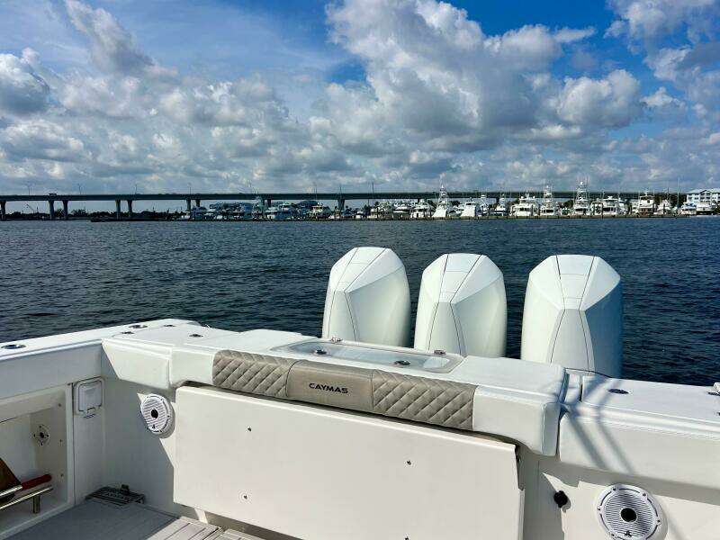 2021 Caymas 341CC