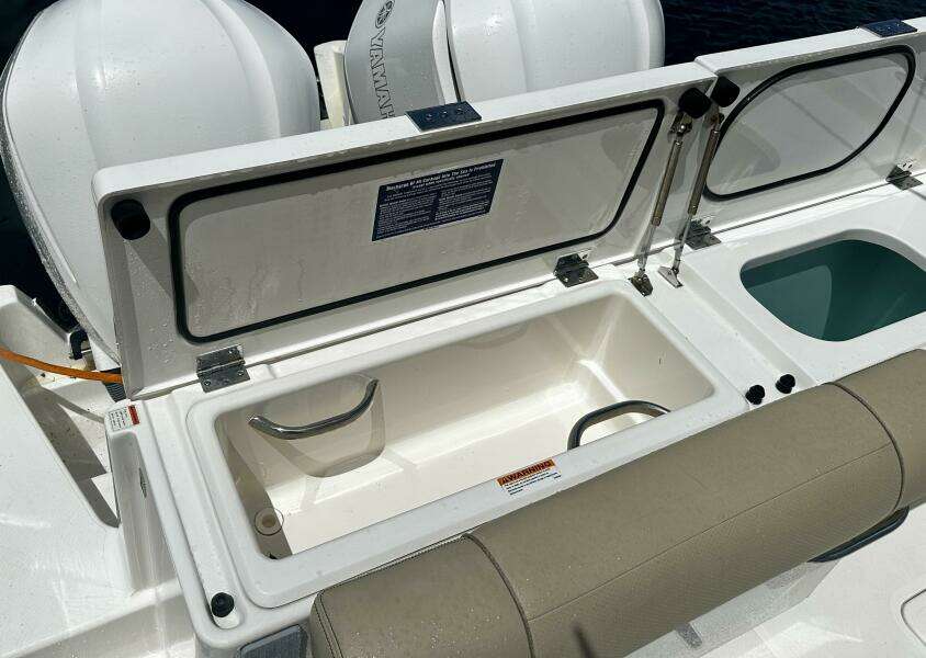 Pursuit OS 325 - Cockpit Storage