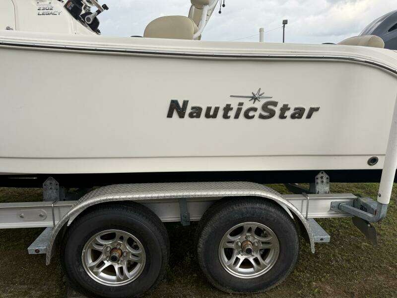 2022 NauticStar 2302 Legacy