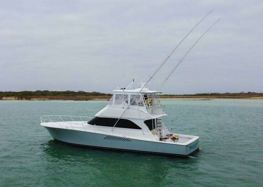 2005 Viking 52 Convertible "Aquaholic"